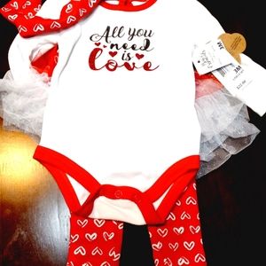 BRAND NEW BABY ESSENTIALS 4 PEICE SET SIZE 3 MONTHS